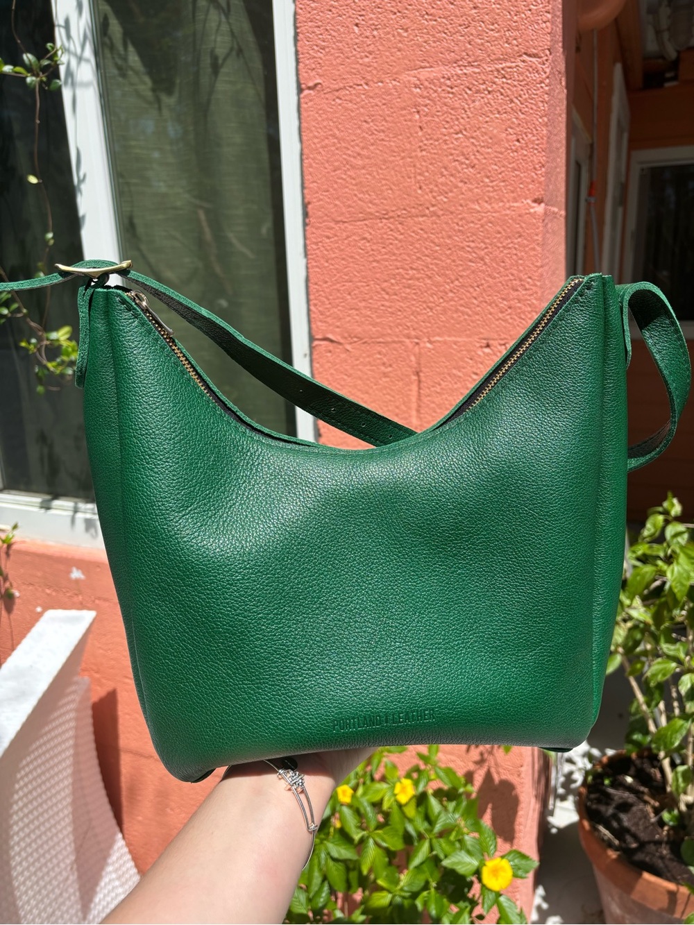Portland Leather Medium Aspen in Bacalar Premium Line EUC Leather Shoulder Bag - Picture 2 of 14